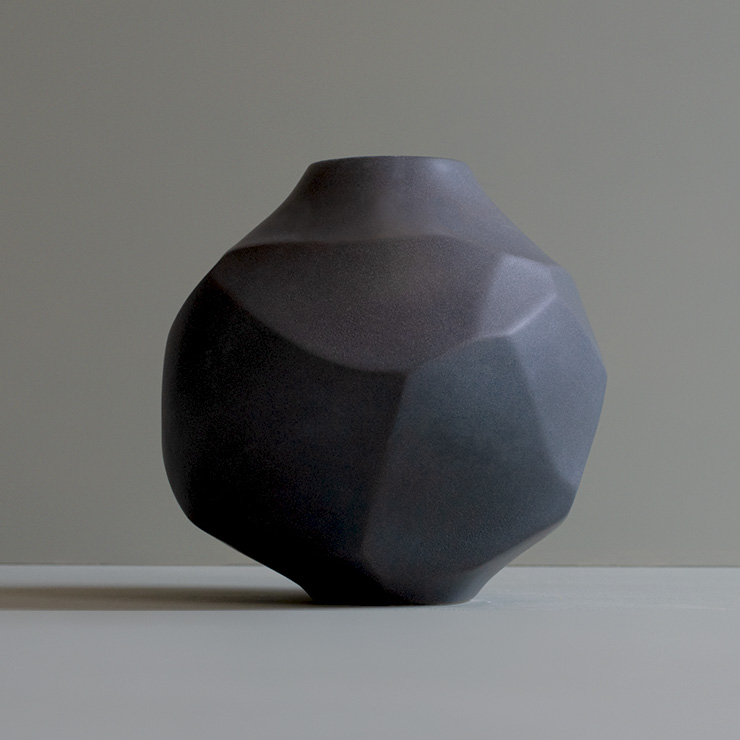 Neolitica Globe dark gray